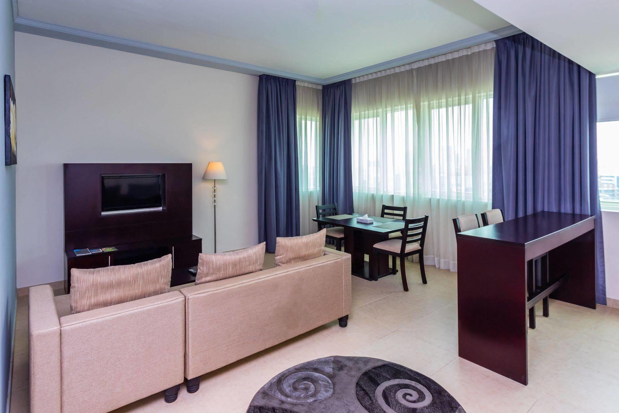 Tower Hotel Apartments Abu Dhabi Buitenkant foto